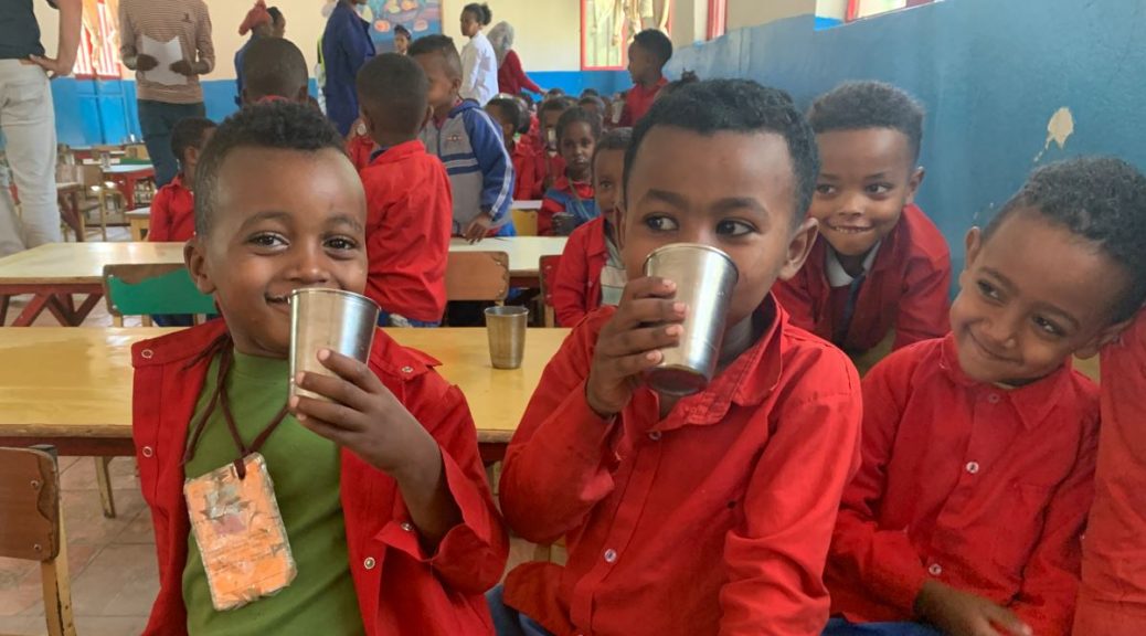 Afriflora, van Dijk Flora and Dutch Flower Foundation start a school milk project together 5